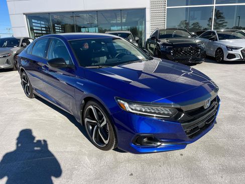 Used 2022 Honda Accord Sport image 3