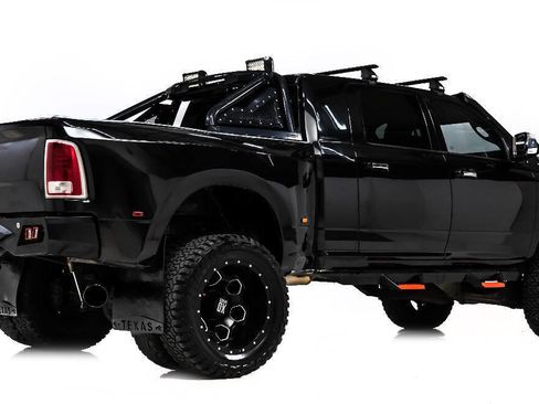 Used 2018 RAM 3500 Laramie image 3