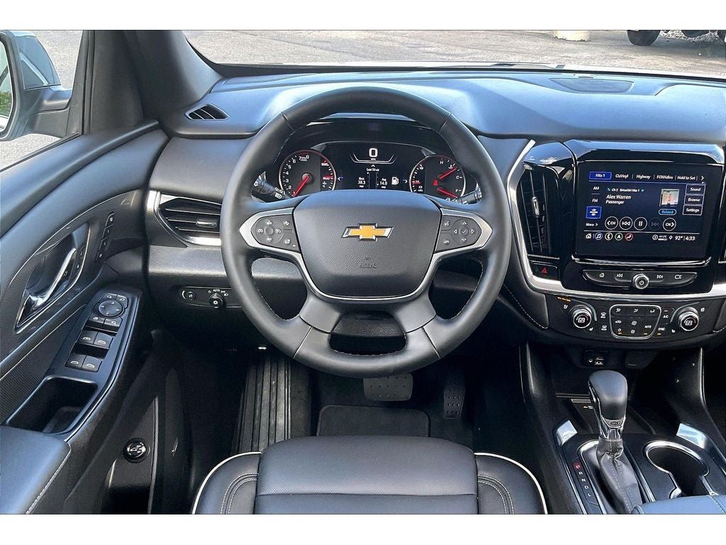 Used 2023 Chevrolet Traverse Premier FWD image 5
