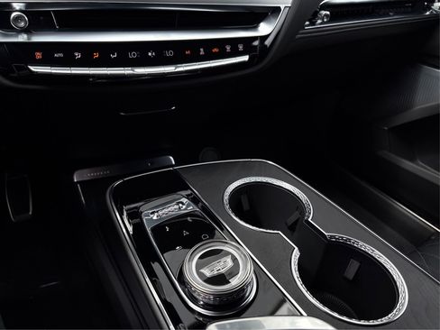 New 2026 Cadillac Lyriq V image 27