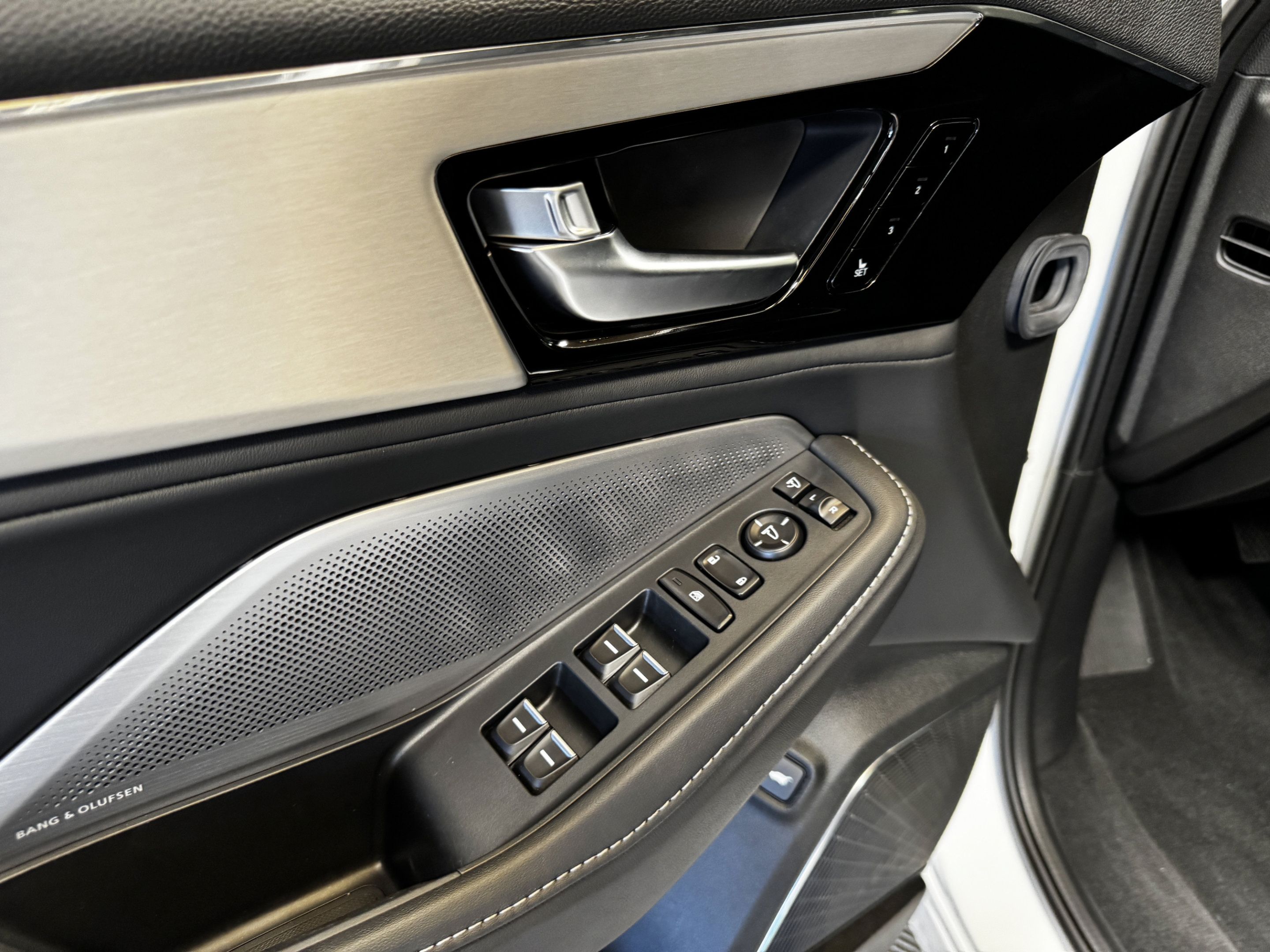 Certified 2026 Acura MDX w/ Technology Package FWD image 36