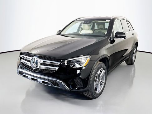 Used 2022 Mercedes-Benz GLC 300 4MATIC w/ Multimedia Package Lite image 4