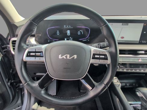 Used 2025 Kia Telluride S FWD image 30