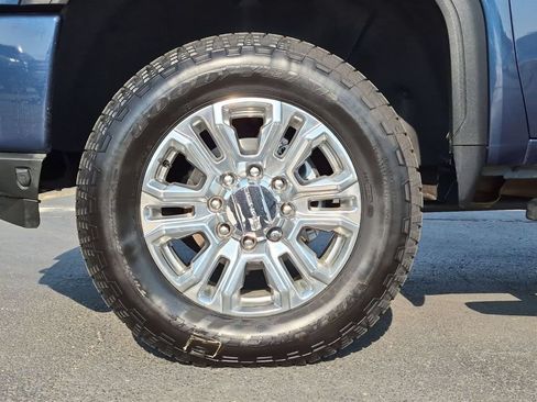 Used 2022 GMC Sierra 2500 Denali w/ Denali Ultimate Package AWD/4WD image 11