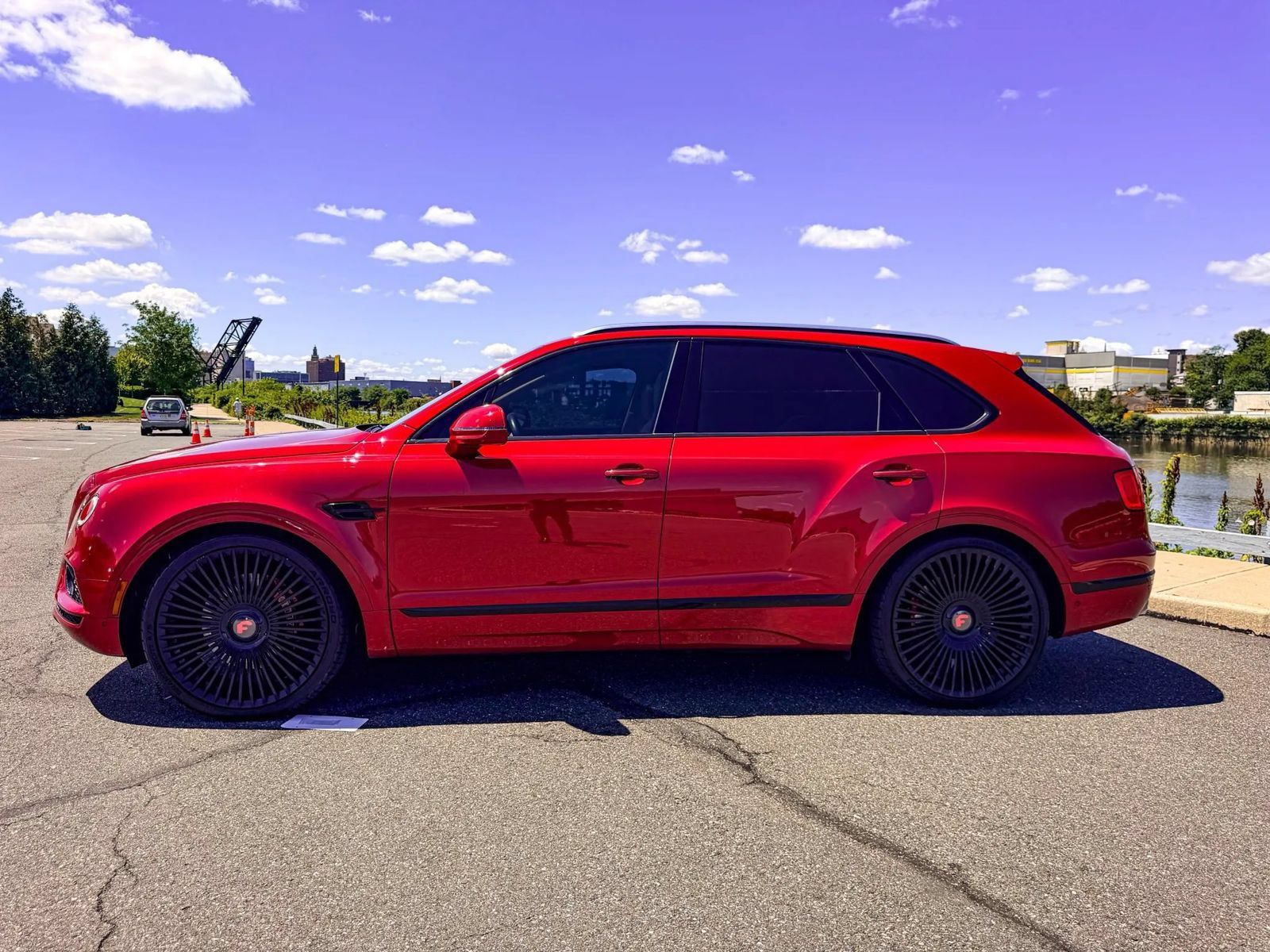 Used 2017 Bentley Bentayga AWD/4WD image 9