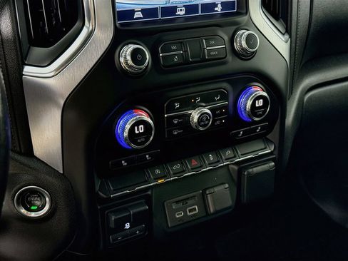 Used 2021 GMC Sierra 1500 SLT AWD/4WD image 18