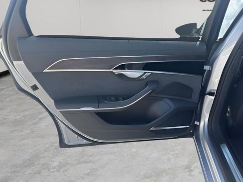 Used 2025 Audi A8 L 3.0T w/ Executive Package image 18