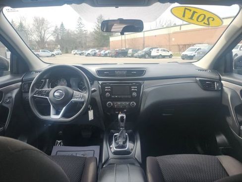 Used 2017 Nissan Rogue Sport S w/ S Appearance Package image 17