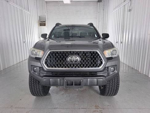 Used 2019 Toyota Tacoma TRD Off-Road w/ Technology Package AWD/4WD image 2