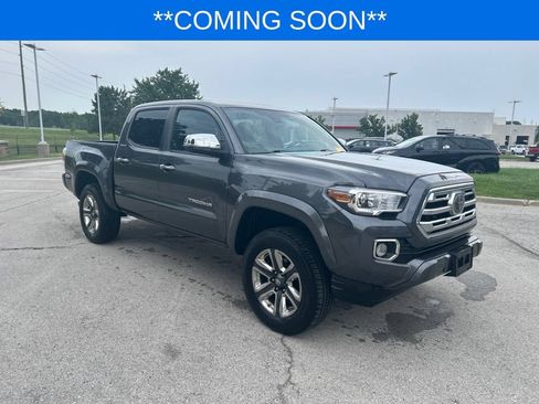 Used 2019 Toyota Tacoma Limited AWD/4WD image 3