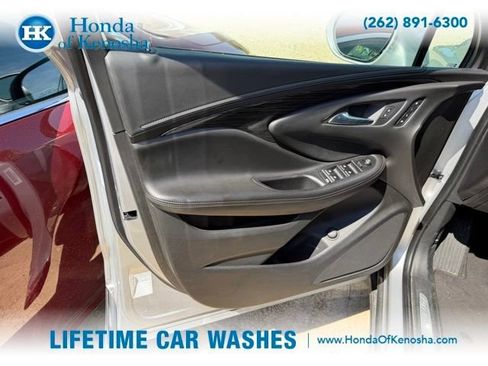 Used 2017 Buick Envision Essence AWD/4WD image 10