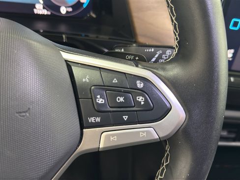 Used 2025 Volkswagen Atlas SE AWD/4WD image 18