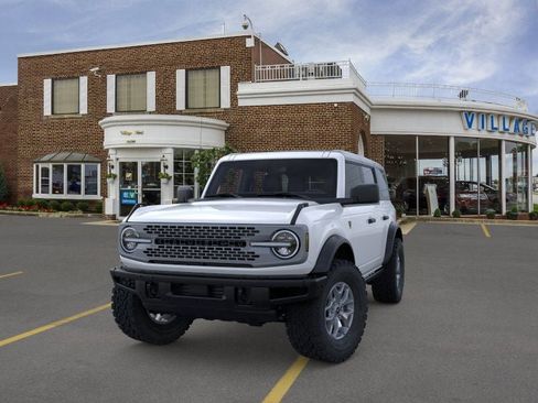 New 2025 Ford Bronco Badlands image 2