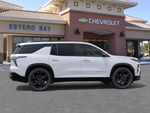 New 2027 Chevrolet Traverse RS w/ LPO, Floor Liner Package FWD image 5