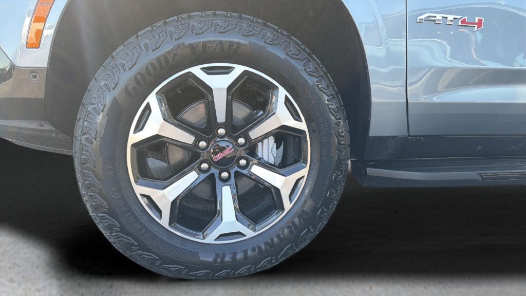 Used 2026 GMC Yukon XL AT4 w/ Premium Trailering Package AWD/4WD image 31
