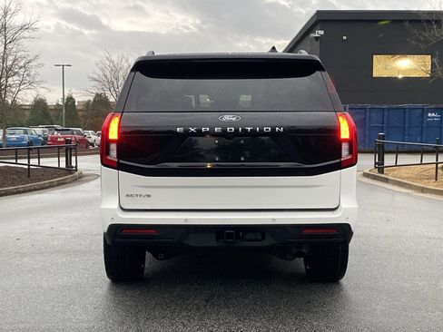 Used 2025 Ford Expedition Active image 16
