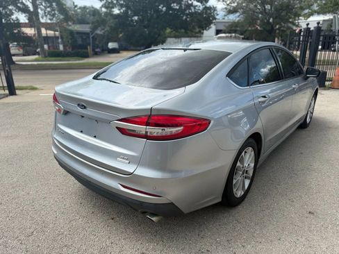 Used 2020 Ford Fusion SE FWD image 22