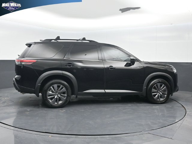 Used 2023 Nissan Pathfinder SV w/ Black Appearance Package FWD image 8