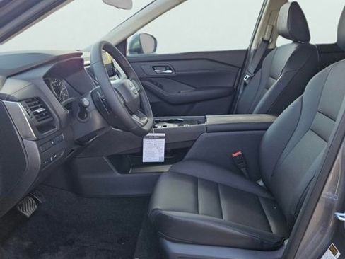 Certified 2025 Nissan Rogue SV w/ SV Premium Package image 10