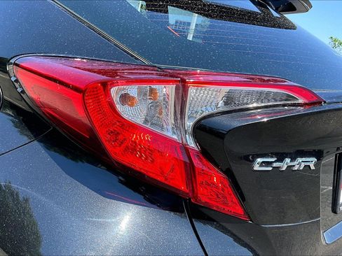 Used 2021 Toyota C-HR LE FWD image 26