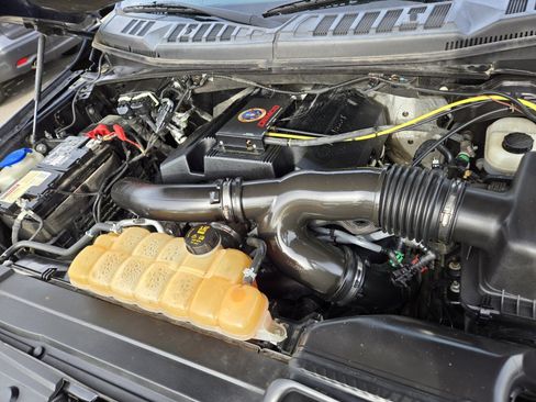 Used 2018 Ford F150 Platinum w/ Equipment Group 701A Luxury image 17