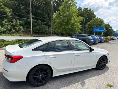 Used 2023 Honda Civic Sport image 10