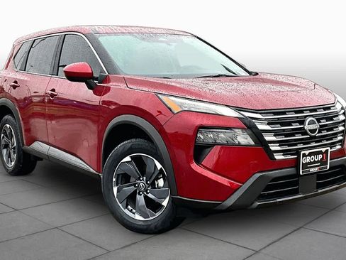 Certified 2026 Nissan Rogue SV FWD image 3