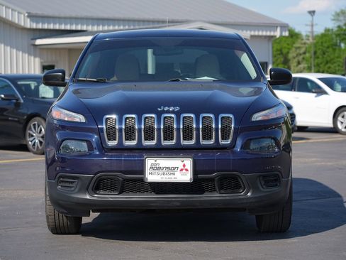 Used 2016 Jeep Cherokee Sport AWD/4WD image 6