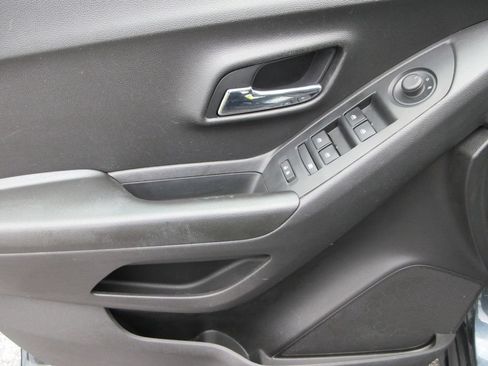 Certified 2021 Chevrolet Trax LT AWD/4WD image 21