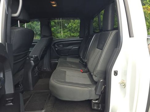 Used 2019 Nissan Titan SV w/ SV Convenience Package AWD/4WD image 12