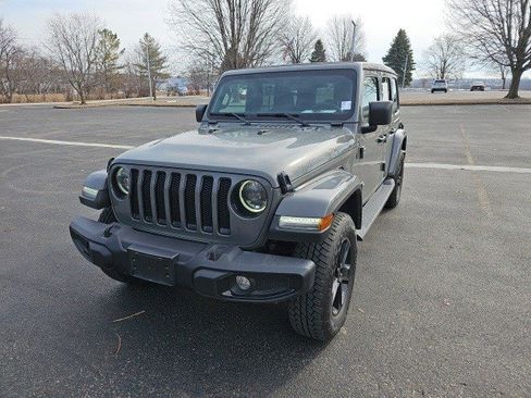 Used 2023 Jeep Wrangler Unlimited Sahara image 2
