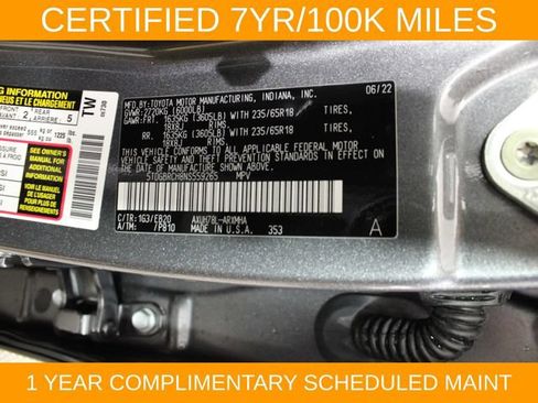 Used 2022 Toyota Highlander XLE AWD/4WD image 30