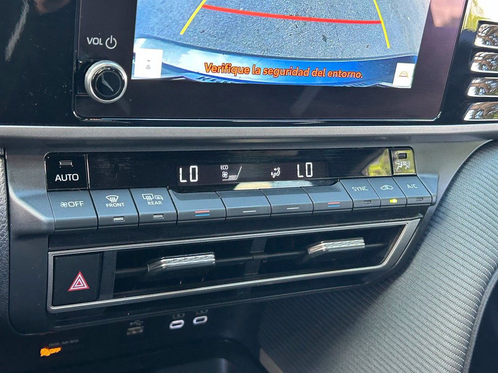Used 2025 Toyota Camry SE FWD image 24