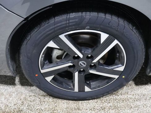 Used 2024 Nissan Sentra SV image 9