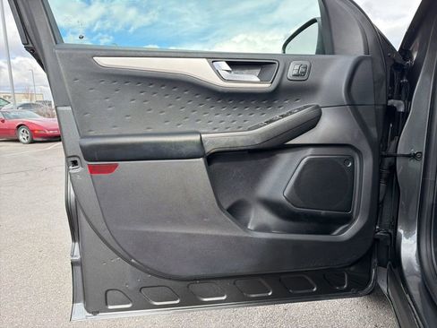 Used 2020 Ford Escape SEL image 5