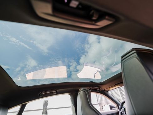 Certified 2021 Porsche Taycan 4S image 29