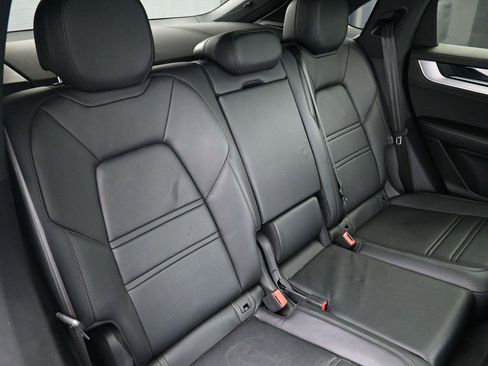 Certified 2025 Porsche Cayenne E-Hybrid Coupe w/ Premium Package Plus image 28