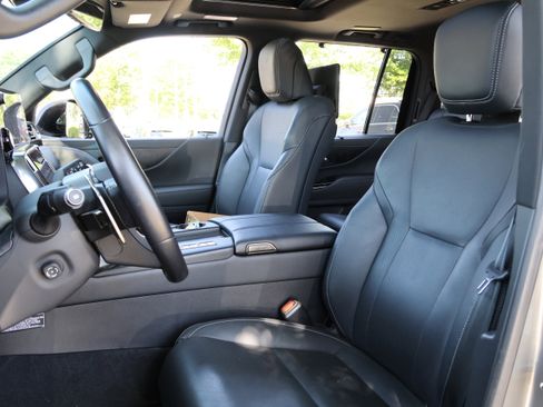 Used 2022 Lexus LX 600 4WD w/ Appearance Package image 36