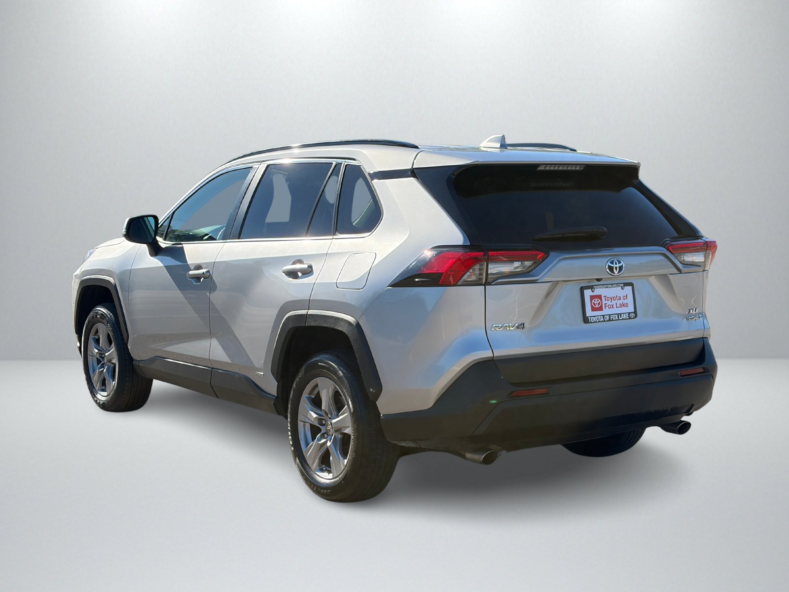 Used 2024 Toyota RAV4 XLE AWD/4WD image 3
