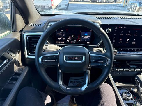 Used 2024 GMC Canyon Elevation w/ Elevation Premium Package image 17