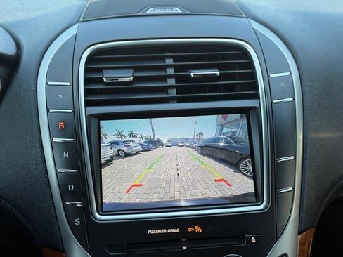 Used 2019 Lincoln Nautilus Select AWD/4WD image 14