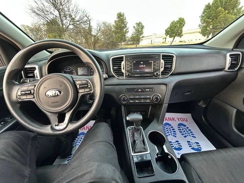 Used 2017 Kia Sportage LX AWD/4WD image 16