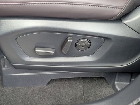 New 2026 Ford Explorer Platinum image 13