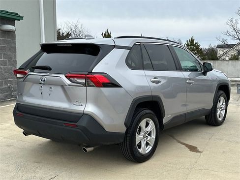 Certified 2021 Toyota RAV4 LE image 4