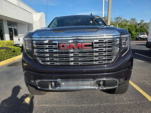 Used 2022 GMC Sierra 1500 Denali w/ Denali Reserve Package AWD/4WD image 2