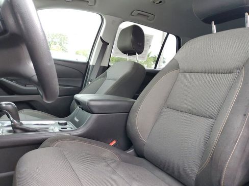 Used 2018 Chevrolet Traverse LS image 17