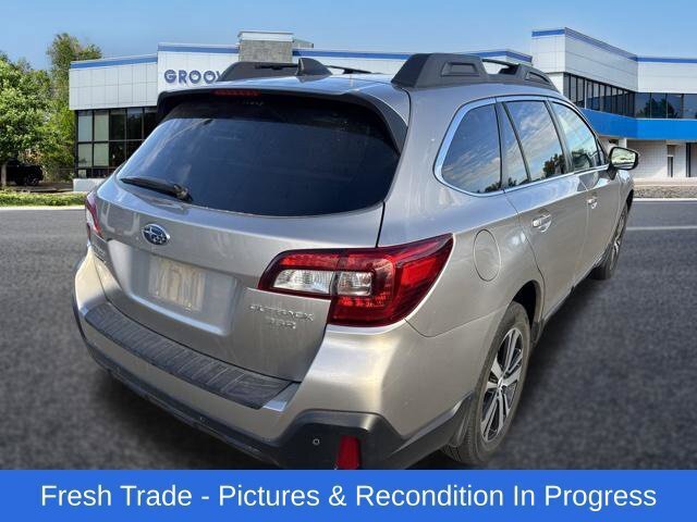 Used 2018 Subaru Outback 3.6R Limited AWD/4WD image 5