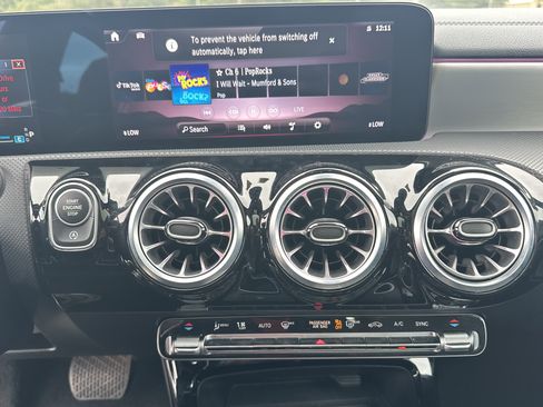 Used 2025 Mercedes-Benz CLA 250 4MATIC image 31