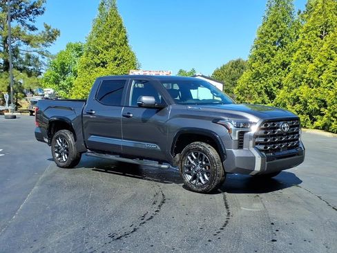 Used 2025 Toyota Tundra Platinum AWD/4WD image 1