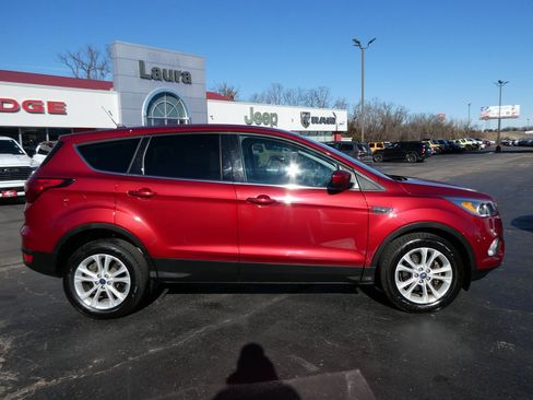 Used 2019 Ford Escape SE image 4